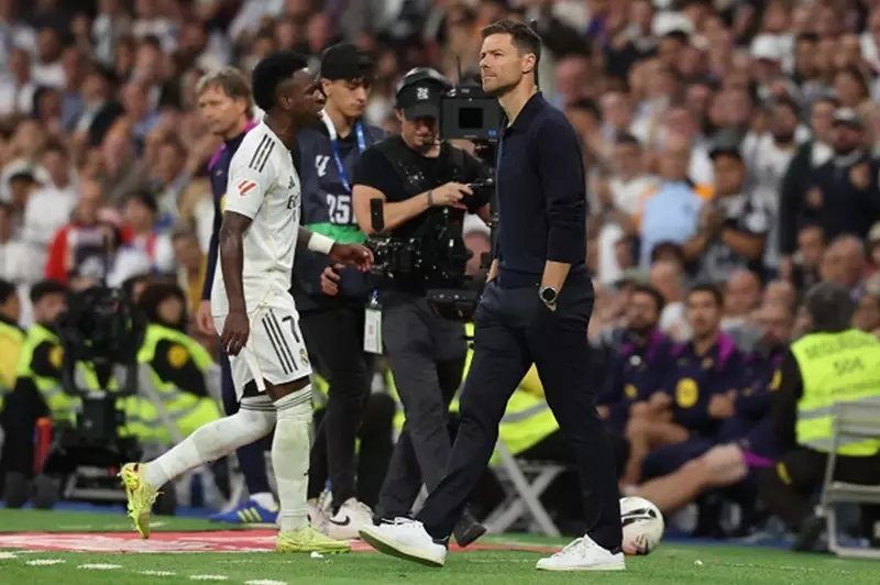 ذا أثلتيك: توتر العلاقة بين ألونسو ونجوم ريال مدريد ذا أثلتيك: توتر العلاقة بين ألونسو ونجوم ريال مدريد